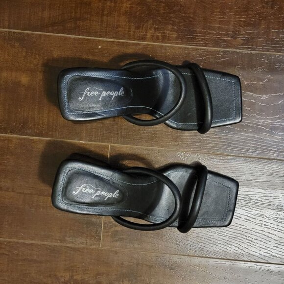 NEW Free People Parker Sandals Womens 8.5 Black Leather Basic Y2K Whimsygoth - Picture 2 of 9